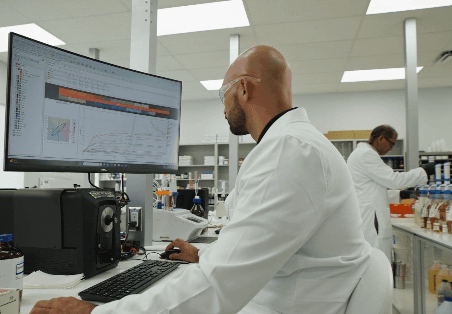 Polyaspartic vs Epoxy Durability in Houston, Texas