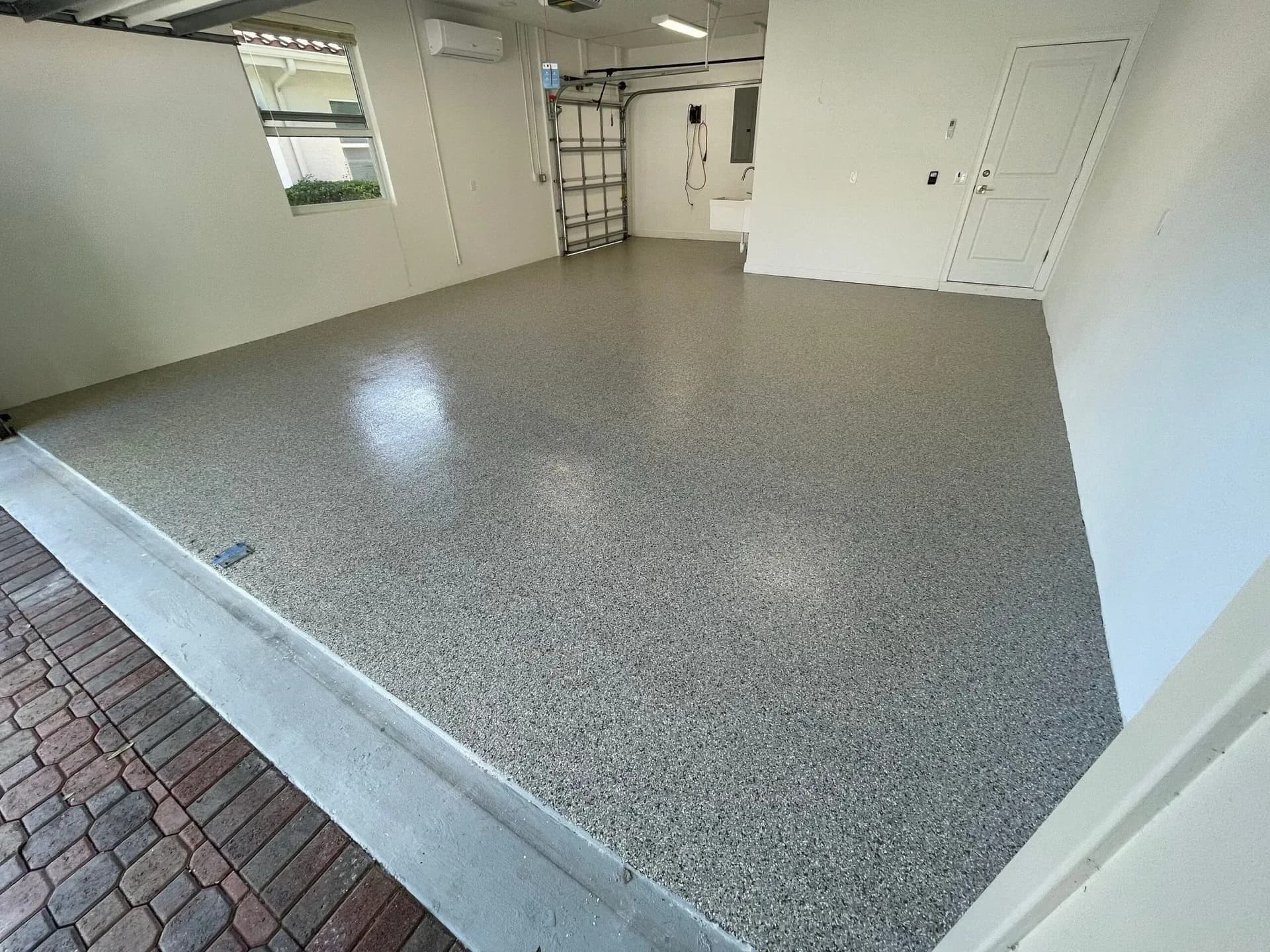 Why Polyaspartic Is the Best Coating for Your Driveway