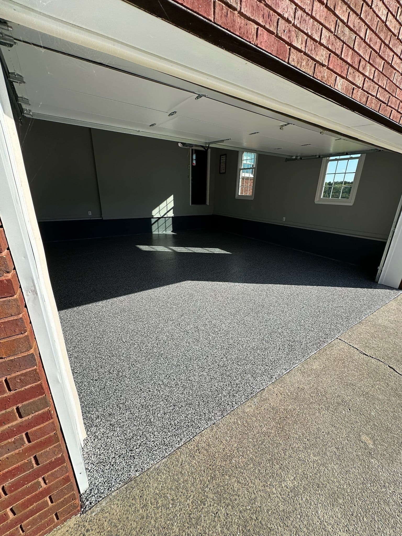 Garage Floor Coating Birmingham, Alabama – 1-Day Polyaspartic Floors That Last
